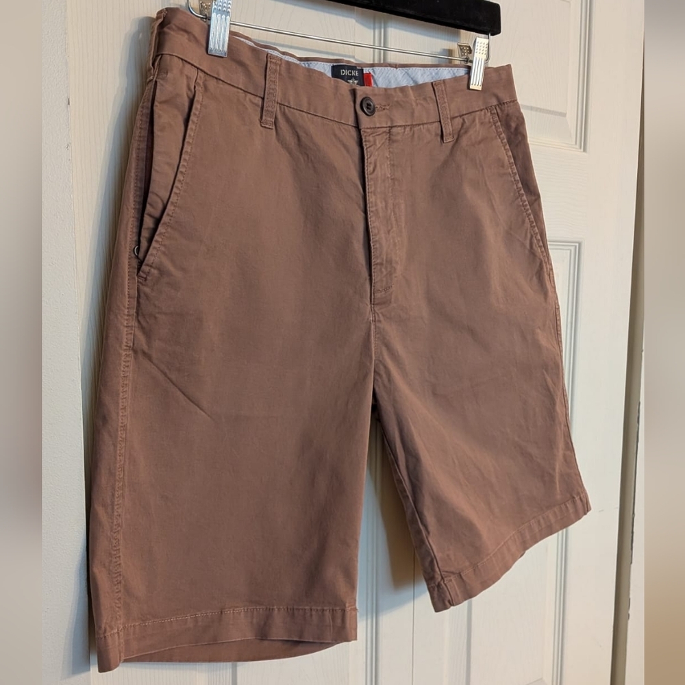 Dockers Dark Salmon Cargo Cotton Shorts, Size W 30 - Picture 3 of 15